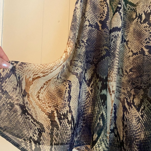 Show me your Mumu medium top. - Picture 2 of 6